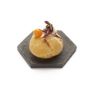 Ekleras su tuno kremu, sicilietiškomis paprikėlėmis