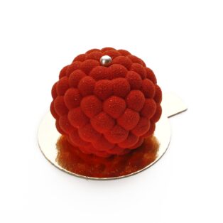 Prancūziškas balto šokolado su avietėmis desertas