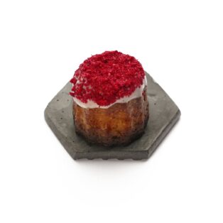 Kanelė su avietėmis