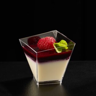 Kokosinė panna cotta su aviečių tyre / 1 vnt.