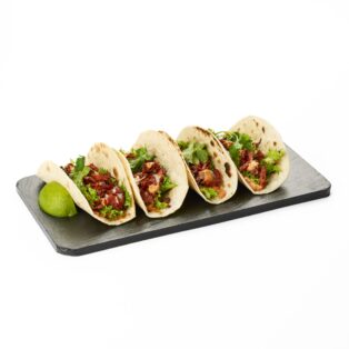 Tacos su aštuonkoju ir traškiu čiorizo / 1 vnt.