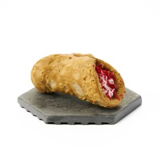Cannoli su rikotos sūriu ir šampaniniu apelsinų marmeladu / 1 vnt.